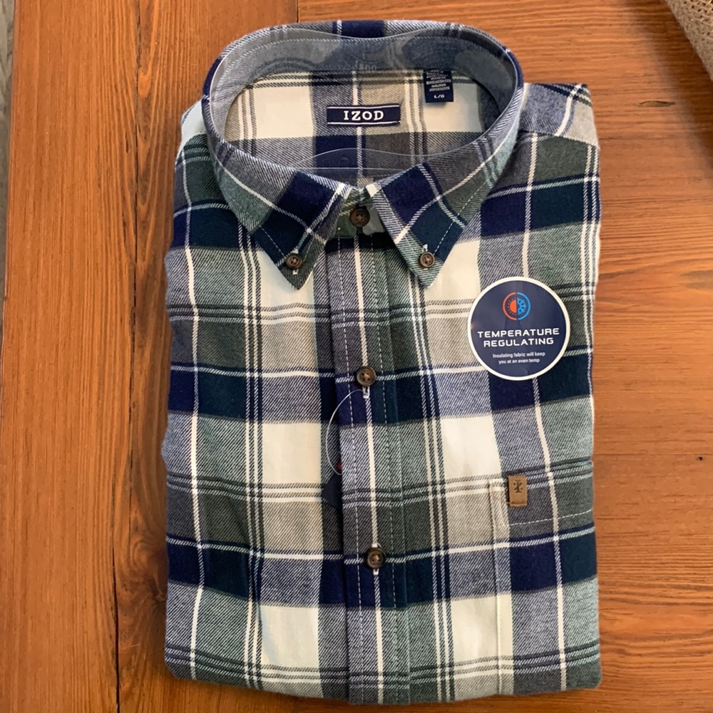 Izod men’s long sleeve large shirt. Temperature regulating fabric